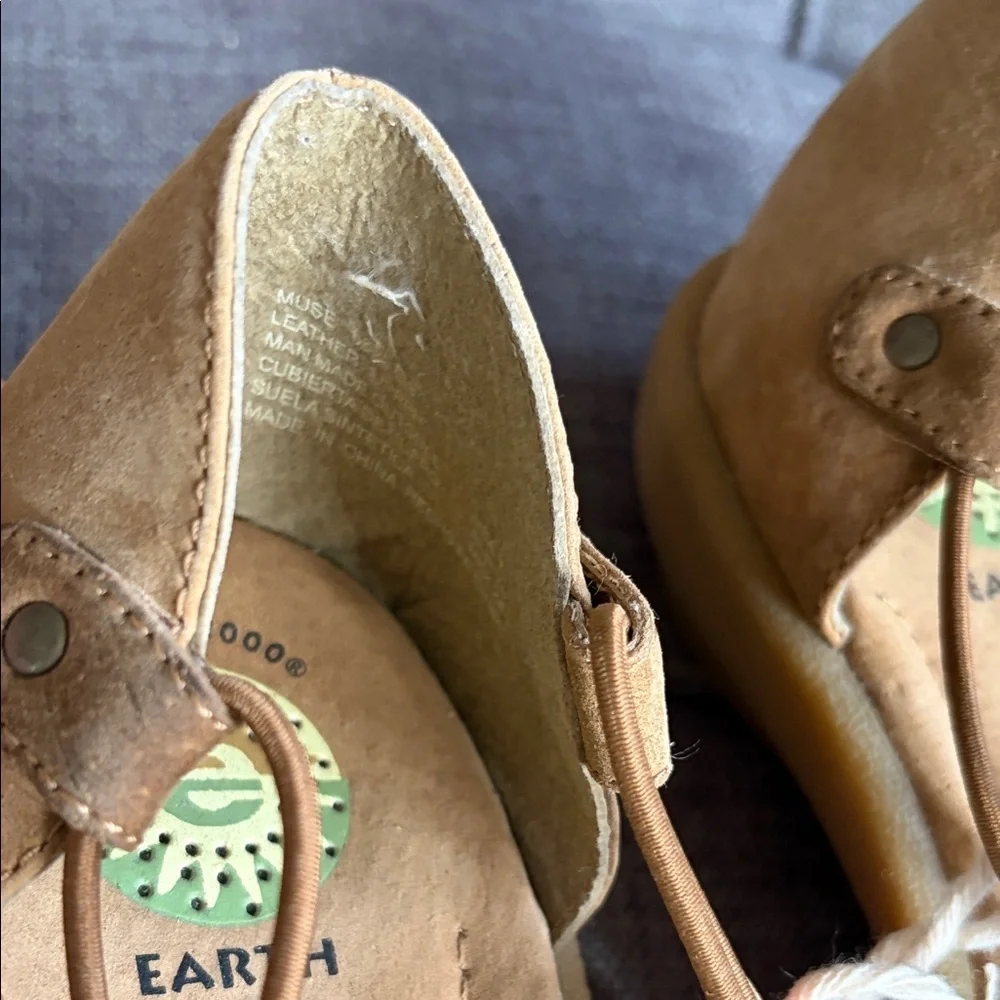 Earth Shoe Women's Tan Strappy Suede Sandals